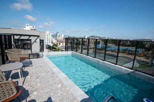 Centro Apartment | Com Piscina a 500m da Vila Germânica VJ1920