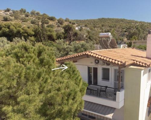 Vari-Voula-Vouliagmeni Apartment | Combination of the sea and the countryside