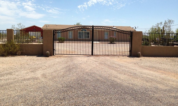 San Tan Valley House | Come and Enjoy this Lovely Home with a Mountain View!