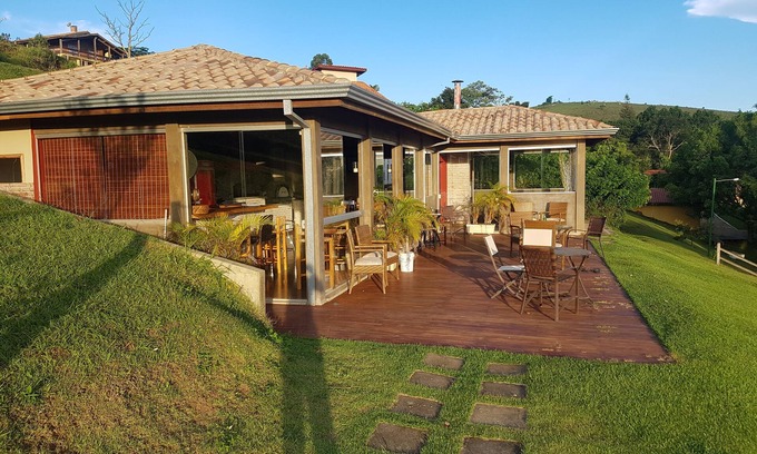 Piracaia House | COME AND JOIN NATURE, SPORT AND LEISURE IN FRONT OF THE DAM