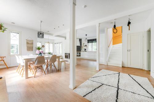 Pirkkala Villa | Come in! "Pirkkala" Spacious city Family Villa near Lake & Airport