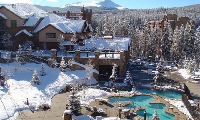 Four O'Clock Resort | Come spend a magical New Year's at Grand Timber Lodge