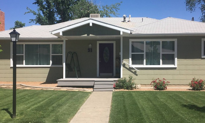 Montrose House | Come & stay with us and enjoy the beauty of the western slope of Colorado.