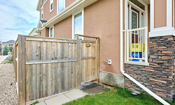 Northwest Calgary House | come to Valley Ridge, Calgary’s closest community to Banff, Camore, and Cochrane