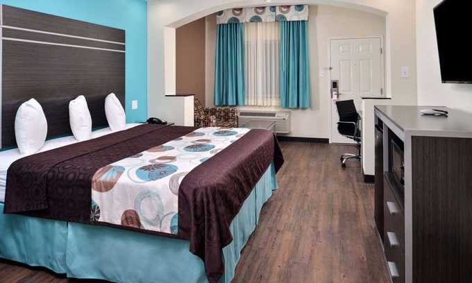 Spring Hotel | Comfort and Convenience! Near TGR Exotics Wildlife and Geronimo Adventure Park!