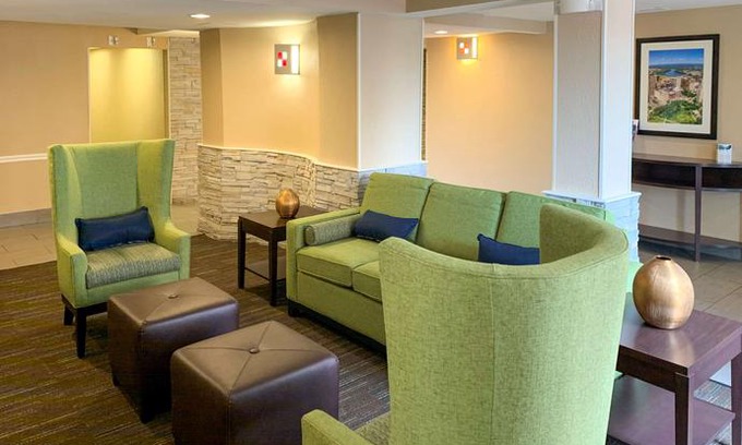 East Hartford Hotel | Comfort Inn and Suites East Hartford