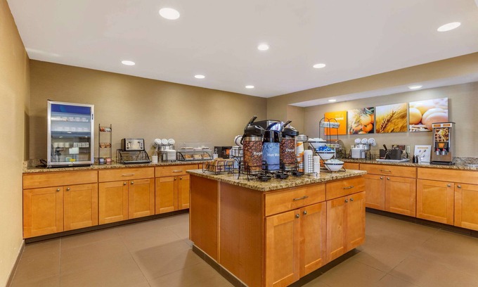Stafford Hotel | Comfort Inn Quantico