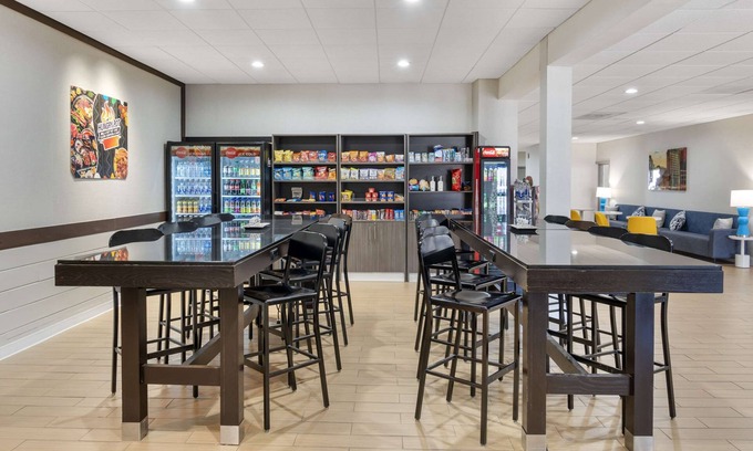 Danbury Hotel | Comfort Inn & Suites Danbury-Bethel