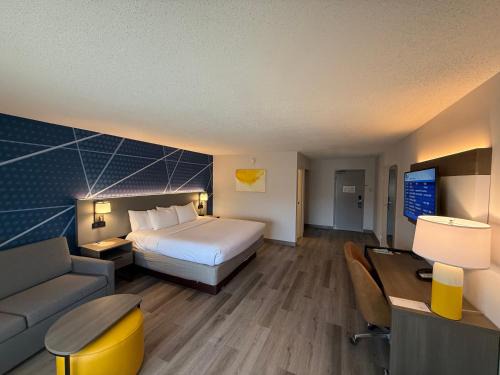 Danbury Hotel | Comfort Inn & Suites Danbury-Bethel