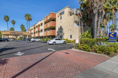 Washington Hotel | Comfort Inn & Suites Huntington Beach