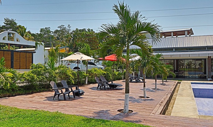 Santa Clara La Laguna Villa | Comfortable house 5 minutes by car from Irtra, for families and groups.