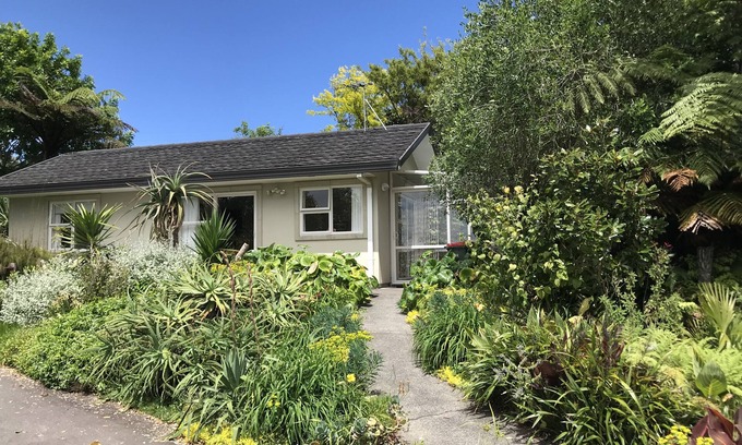 Kaitake Cottage | Comfortable 1 Bedroom Cottage set in rural setting 10 mins from New Plymouth.
