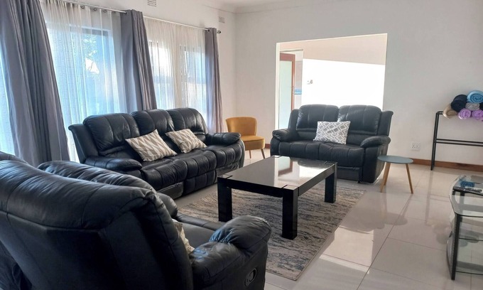 Gweru House | Comfortable and luxurious stay
