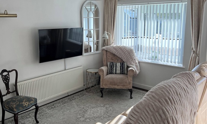 Wantage House | Comfortable and Private House, 2 Bed, Central, Perfect for Harwell & Williams F1