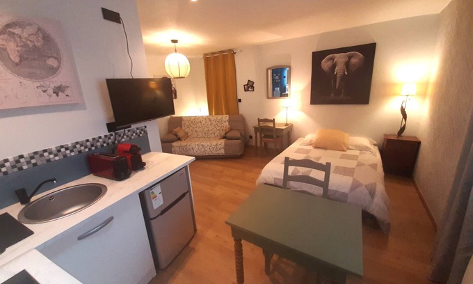 Villedieu-sur-Indre Apartment | Comfortable studio close to the golf course and in the heart of Villedieu sur Indre.