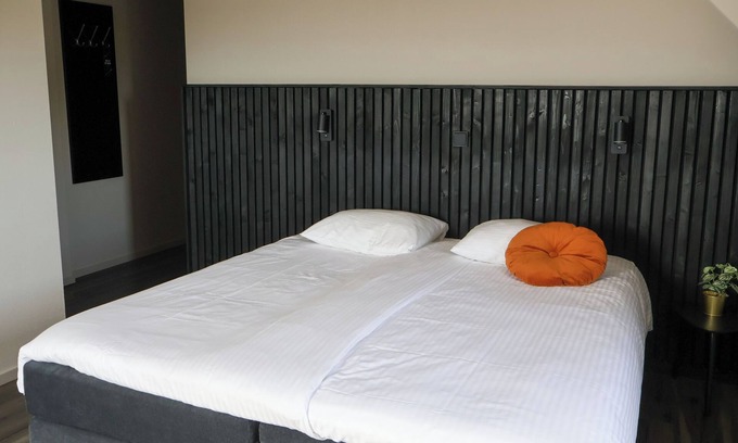 Appeltern Hotel | Comfortable hotel room with stunning views, modern amenities, and a relaxing atmosphere in the Land of Maas and Waal.