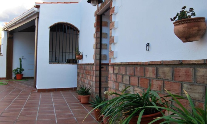 Guadix House | Comfortable house in Guadix with barbecue and parking
