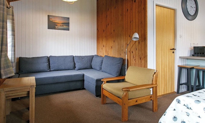 Lochearnhead Ski Chalet | Comfortable lodge with one double and one twin.