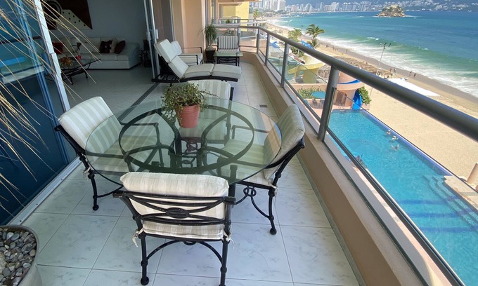 Costera Acapulco Apartment | Comfortable Beachfront apartment in Acapulco