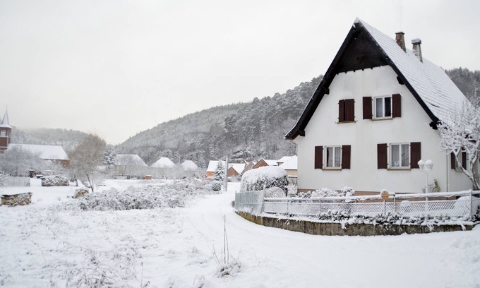 Sturzelbronn House | Comfortable, quiet and independent cottage with swimming pool in the heart