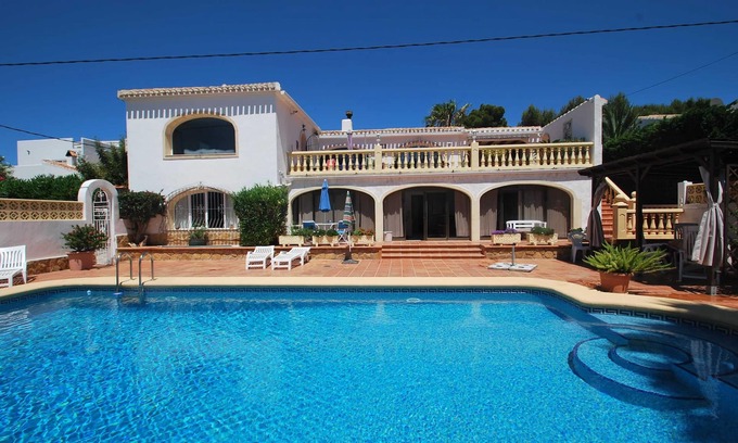 El Tosalet Villa | Comfortable villa with private pool, air condition