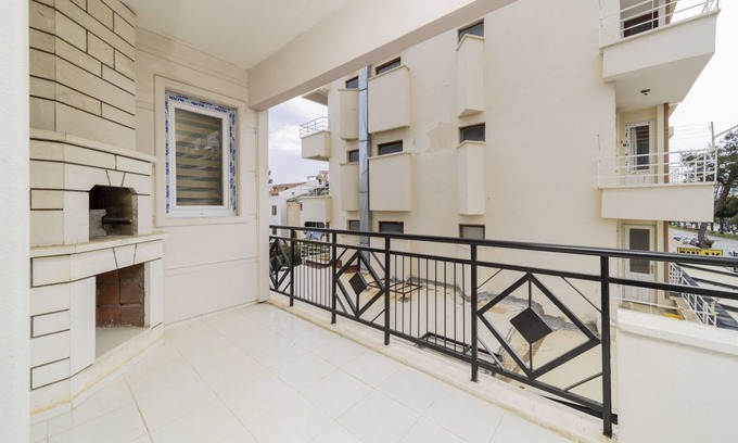 Altnkum Mahallesi Apartment | Commodious Flat Near Seaside in Antalya Konyaalti