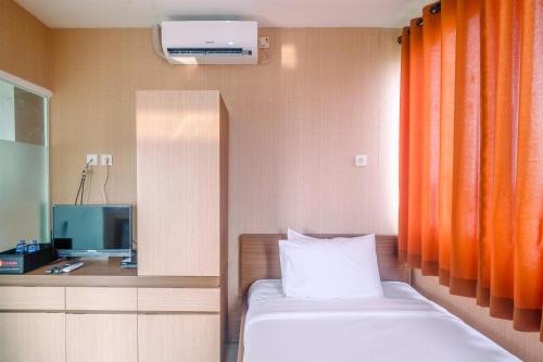 Depok Apartment | Compact and Simple Studio Apartment at Saladdin Mansion By Travelio