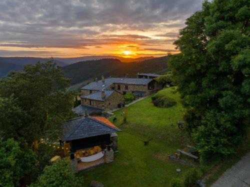 Aldeguer House | Complejo Rural Lar de Vies