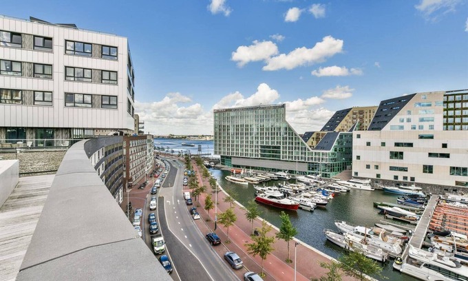 Jordaan Apartment | Complete apartment Loft with a sunrise as well as sunset rooftop terrace!