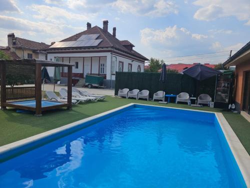 Tigveni Villa | Conac Tigveni Pool & Spa Retreat