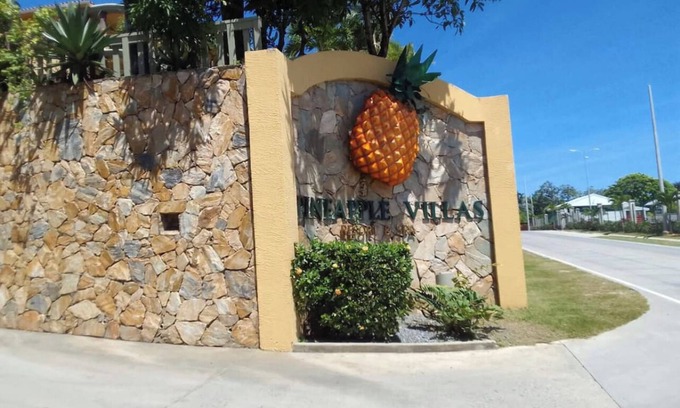French Harbour Apartment | Condo for rent! Just 5 minutes from Little French Cay and Megaplaza Roa!