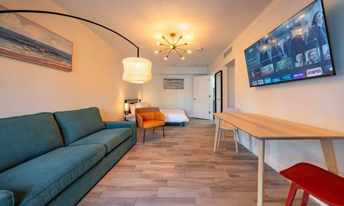 Belleair Beach Apartment | Condo On The Beach - Heated Pool - Self Check-in