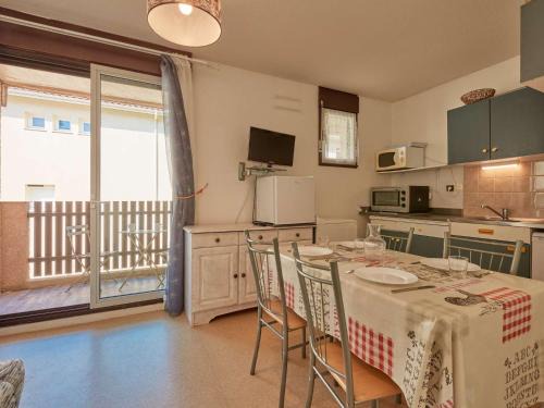 Barbotan-les-Thermes Apartment | Confortable T2 avec balcon, parking et Wi-Fi à Barbotan - FR-1-841-10