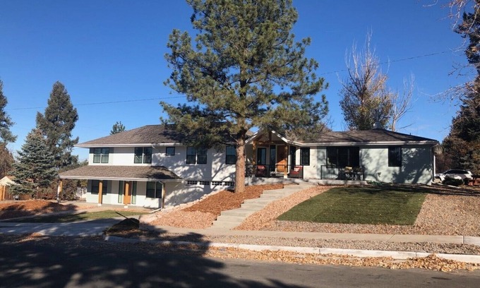 Castle Rock House | Contemporary, comfortable and charming - just 3 blocks to Downtown Castle Rock