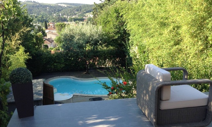 Sud Hotel | contemporary house in a quiet area with swimming pool, in the center of Aix en Pce