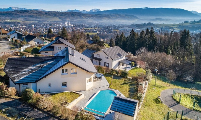 Rumilly House | Contemporary house with pool between Lake Annecy and Aix les Bains
