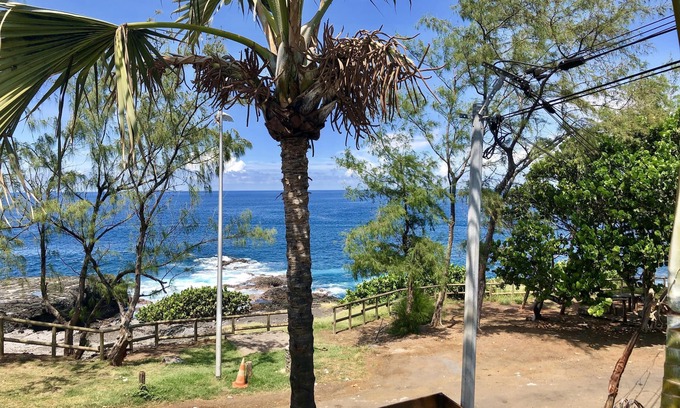 Saint-Pierre De La Reunion Villa | Contemporary oceanfront villa, pure Balinese style, design, luxury, modern