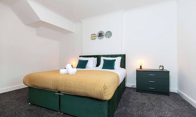 North Bitchburn House | Contractor Stay - 4 Beds, Games Room, Secure Parking