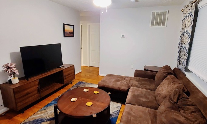 Lexington Apartment | Convenient & Comfortable - Walkable to UK Campus, near Downtown, Keeneland, Rupp