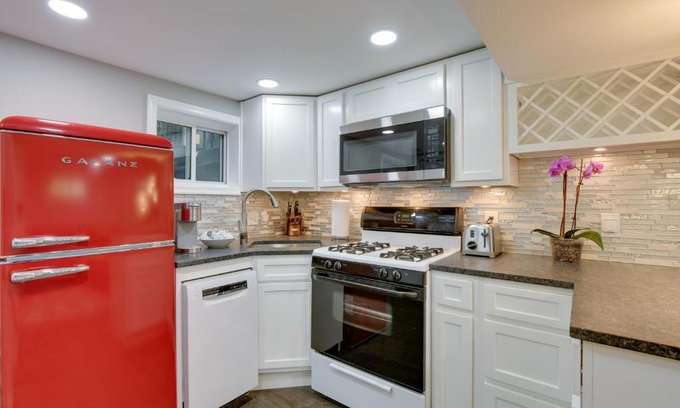 Washington Apartment | Convenient DC Studio Near Metro Stop!