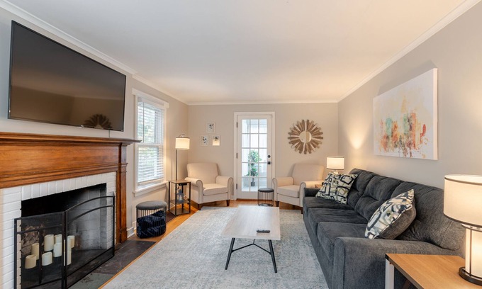 Eastside House | Convenient Location in a Quiet Neighborhood