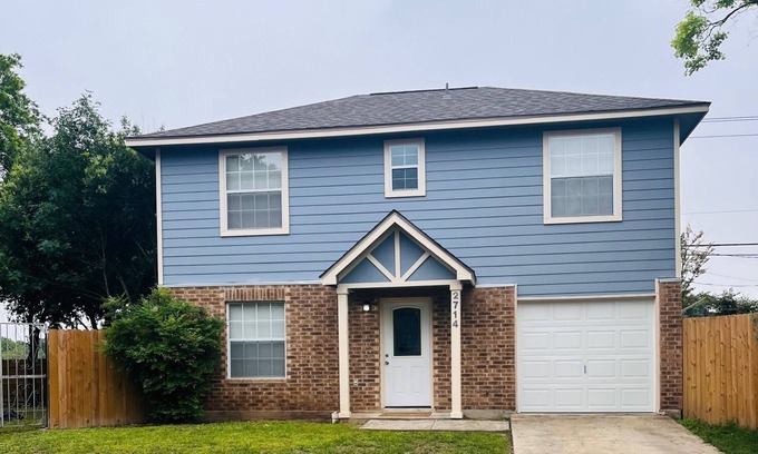 Southside House | Convenient location, 7.5 miles to lackland air base and 6 miles to riverwalk