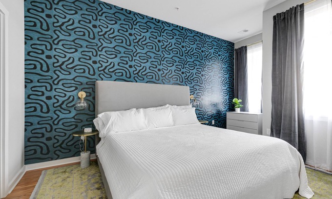 Church Hill Apartment | Convenient & Luxe Designer Apt w/King Sized Bed