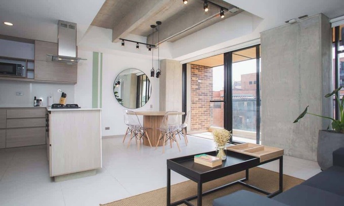 Laureles Apartment | Cool 3 BR W/Balcony in Laureles Medellín