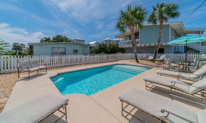 Inlet Beach House | "Cool Breeze" |Steps to Beach | Private Pool | Dog Friendly | 2 Bikes included
