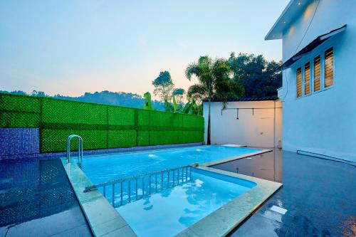 Devikolam Bed & Breakfast | Cool Nest 5 BR Pool Villa Munnar by VOYE HOMES