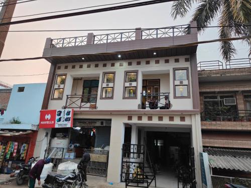 Jhusi House | Cool Stuff Kumbh Stay