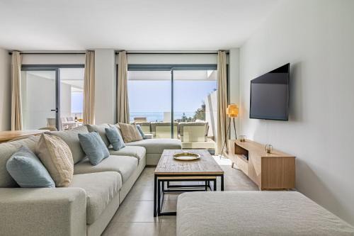 Alcorrin Apartment | Corasol - Atico de 3 dormitorios con vistas al mar
