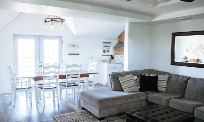 Williamstown House | Cordova Retreat - 7 Minutes from Ark!