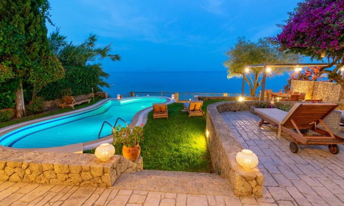 Dafnata Villa | Corfu Beachfront Villa Elektra